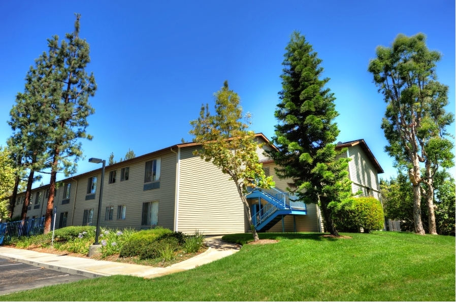 Triangle Terrace in Orange, CA - Building Photo