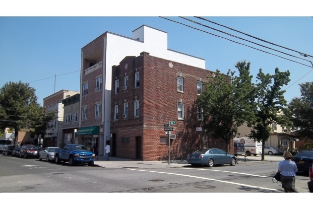 45-19 104th St in Corona, NY - Foto de edificio