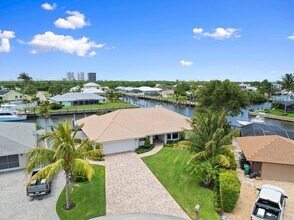 130 Queen Catherina Ct in Fort Pierce, FL - Building Photo - Building Photo