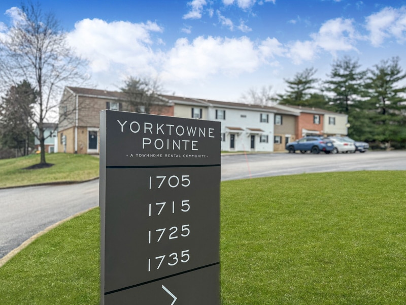 1700 Yorktowne Dr in York, PA - Building Photo
