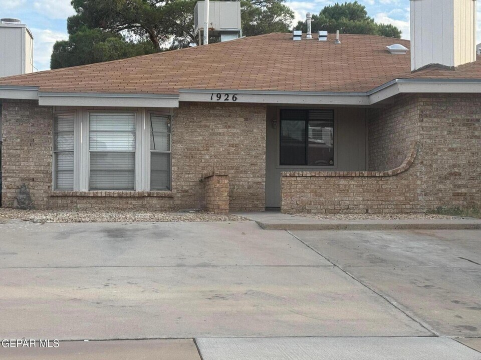 1926 Estrada Dr in El Paso, TX - Building Photo