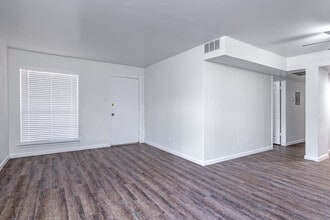 Sawyers Mill Apartments in Arlington, TX - Building Photo - Interior Photo