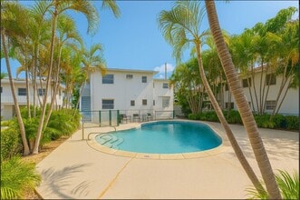 3162-3170 SW | Coral Way / Shenandoah (Closest bucket: Coral Gables) in Miami, FL - Building Photo - Interior Photo