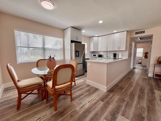 39 Dorset Dr in Boca Raton, FL - Building Photo - Building Photo