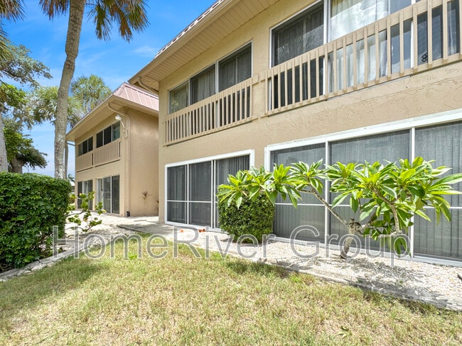 1731 Golf Club Dr in North Fort Myers, FL - Foto de edificio - Building Photo
