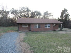1771 River Rd in Lincolnton, NC - Building Photo
