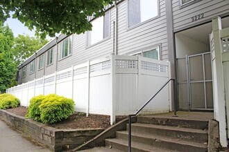 9222 N Lombard St in Portland, OR - Building Photo - Building Photo