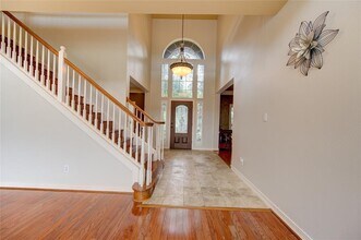 5007 Cambridge St in Sugar Land, TX - Foto de edificio - Building Photo