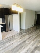 518 Oak St, Unit 518 Oak St.  Unit 7 in Glendale, CA - Building Photo - Building Photo