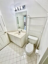 5628 NW 113th Ave in Doral, FL - Building Photo - Building Photo