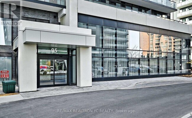 95-2195 Oneida Crescent in Richmond Hill, ON - Building Photo - Building Photo