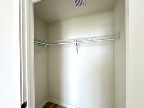 512 SW 4th Ave, Unit B52 in Miami, FL - Building Photo - Building Photo