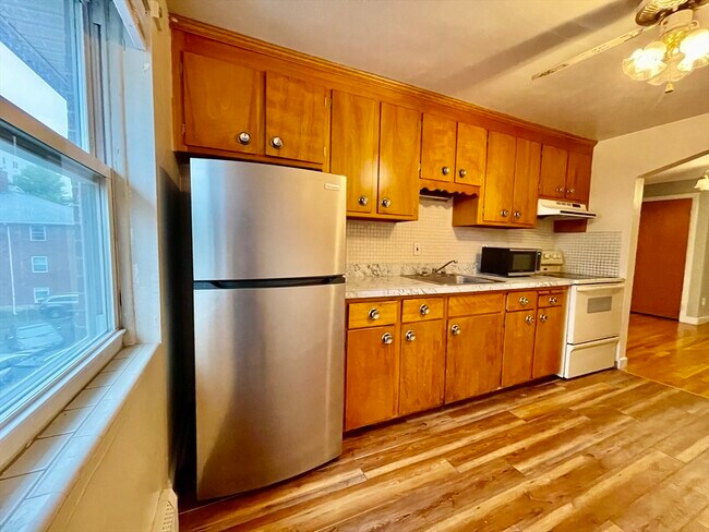 39 Montvale Ave in Woburn, MA - Building Photo - Building Photo