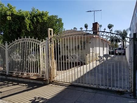 14824 Delano St in Van Nuys, CA - Building Photo - Primary Photo