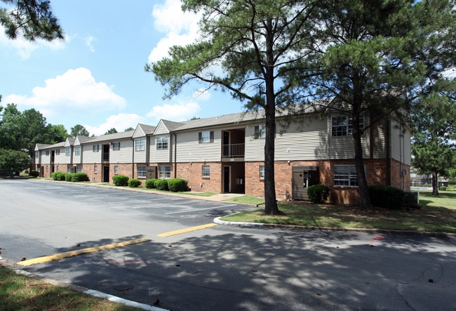 Abington in Memphis, TN - Building Photo - Building Photo