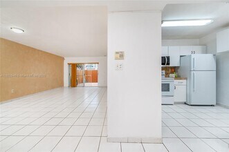 12521 NW 11th Ln in Miami, FL - Building Photo - Building Photo
