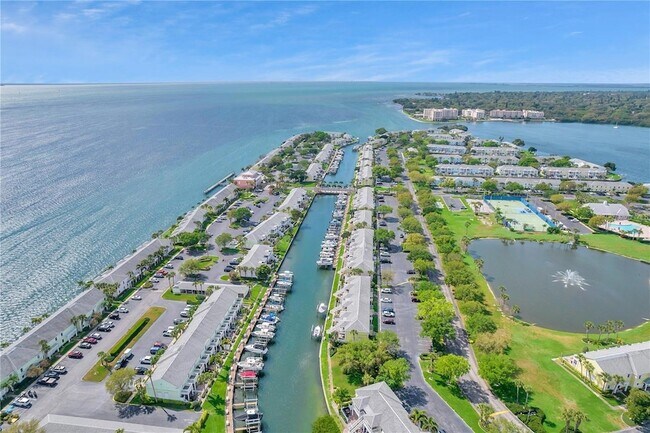 4789 Coquina Key Dr SE, Unit 237 in St. Petersburg, FL - Building Photo - Building Photo