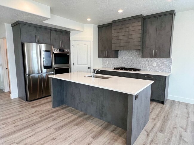 1013 S 4290 W in West Point, UT - Building Photo - Building Photo