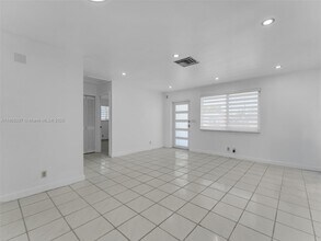 1811 SW 97th Terrace in Miramar, FL - Building Photo - Building Photo