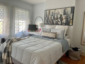 270 W Broadway, Unit 2 in Boston, MA - Building Photo - Building Photo