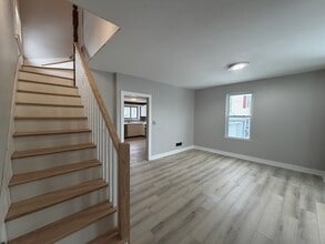 5 Blair Ct in Lynn, MA - Building Photo - Building Photo