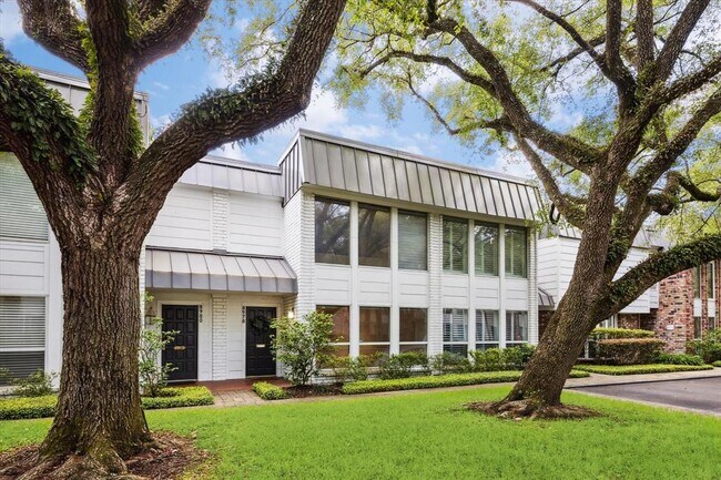 8978 Chatsworth Dr in Houston, TX - Building Photo - Building Photo