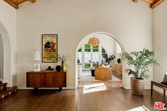 1518 N Beverly Dr in Beverly Hills, CA - Building Photo - Building Photo