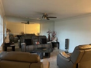 3923 NE 166th St in North Miami Beach, FL - Building Photo - Building Photo