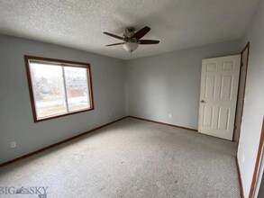 909 Yellowstone Ave in Belgrade, MT - Building Photo - Building Photo
