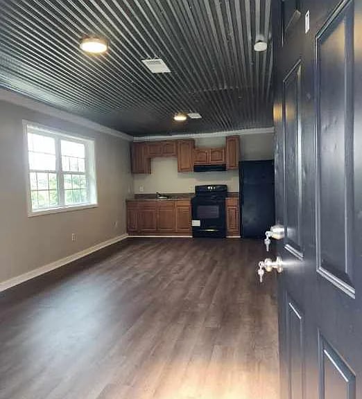 111 Hill St in McIntyre, GA - Building Photo - Building Photo