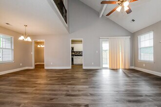 1959 Corners Cir in Lithonia, GA - Foto de edificio - Building Photo