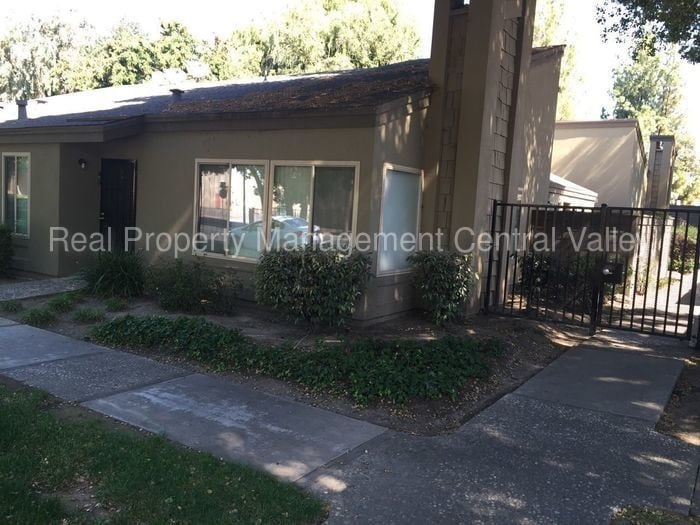 1313 Floyd Ave-Unit -107 in Modesto, CA - Building Photo