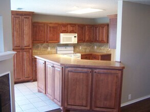 311 Plantation Oak Ave in Lake Dallas, TX - Building Photo - Building Photo