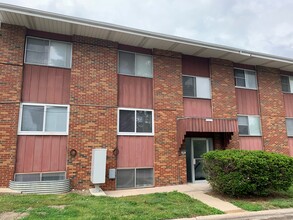 Mather Street Apartments in Alton, IL - Building Photo - Building Photo