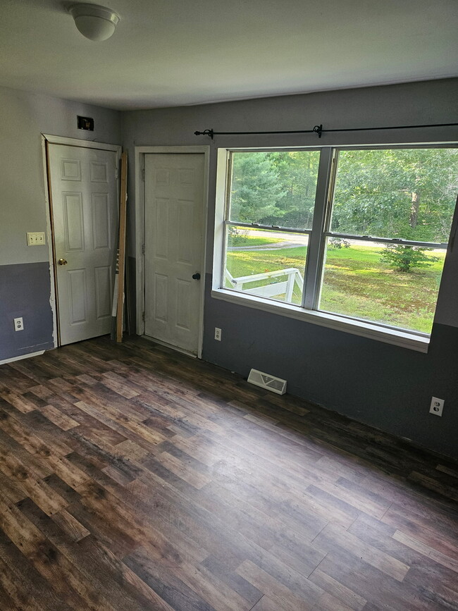 property at 21 Hickory Cir