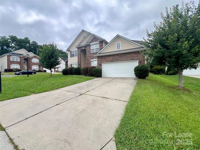 7001 Mountain Top Ct in Indian Trail, NC - Building Photo - Building Photo
