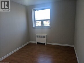 468 Ottawa St N in Hamilton, ON - Building Photo - Building Photo