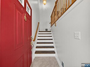 124 Barclay Dr in Nutley, NJ - Building Photo - Building Photo