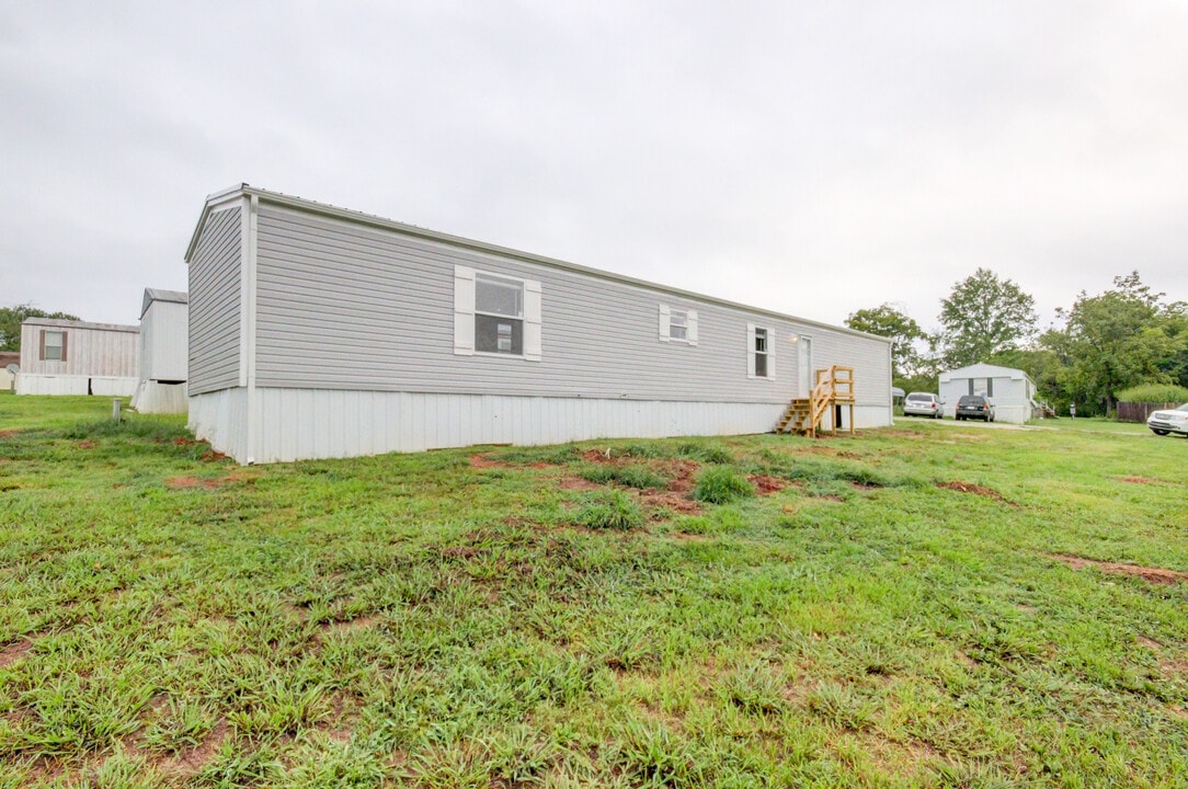 199 Seays Rd in Trenton, KY - Building Photo