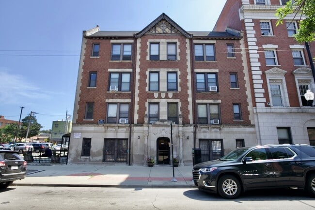 property at 3345 N Marshfield