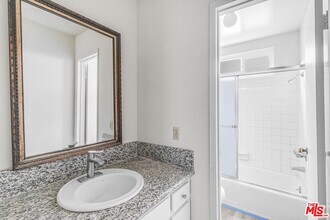 1811 Parnell Ave in Los Angeles, CA - Building Photo - Building Photo