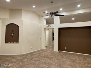 870 N Madrid Ln in Chandler, AZ - Building Photo - Building Photo