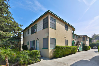 4230-4250 Los Feliz Blvd in Los Angeles, CA - Foto de edificio - Building Photo