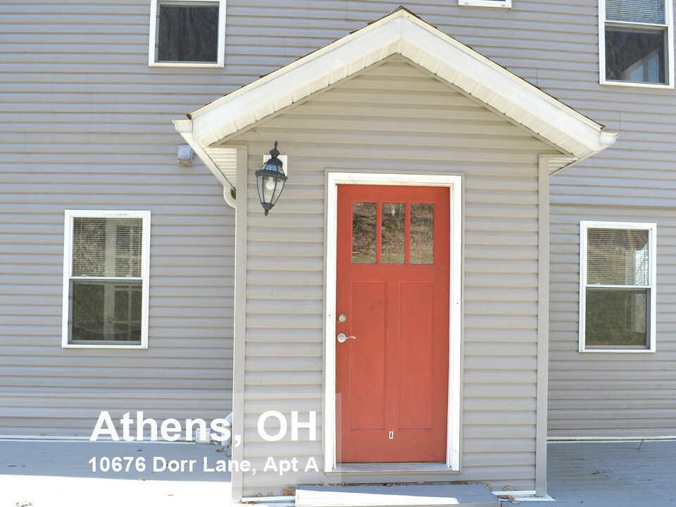 10676 Dorr Rd, Unit B in Athens, OH - Foto de edificio