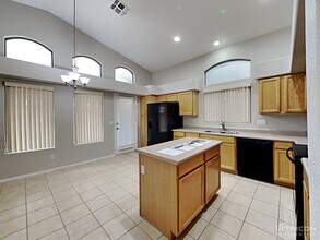 1335 W Wahalla Ln in Phoenix, AZ - Building Photo - Building Photo