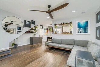 2640 Worden St, Unit 207 in San Diego, CA - Foto de edificio - Building Photo