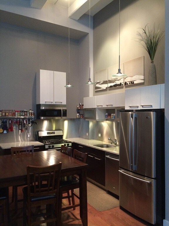 88 Kingston St, Unit 1E in Boston, MA - Foto de edificio - Building Photo