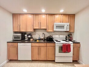 290 Corey Rd, Unit 12A in Boston, MA - Building Photo - Building Photo