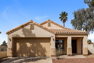 646 Maccabe Ave in Las Vegas, NV - Building Photo