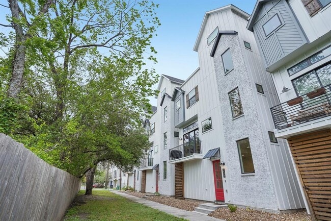 property at 1521 Weber St